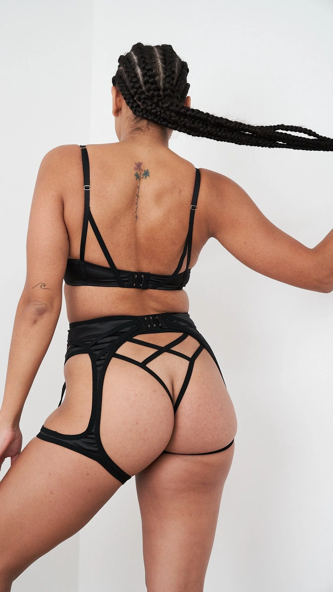 Letty Suspender - Satin Criss Cross Suspender Black - Image 3