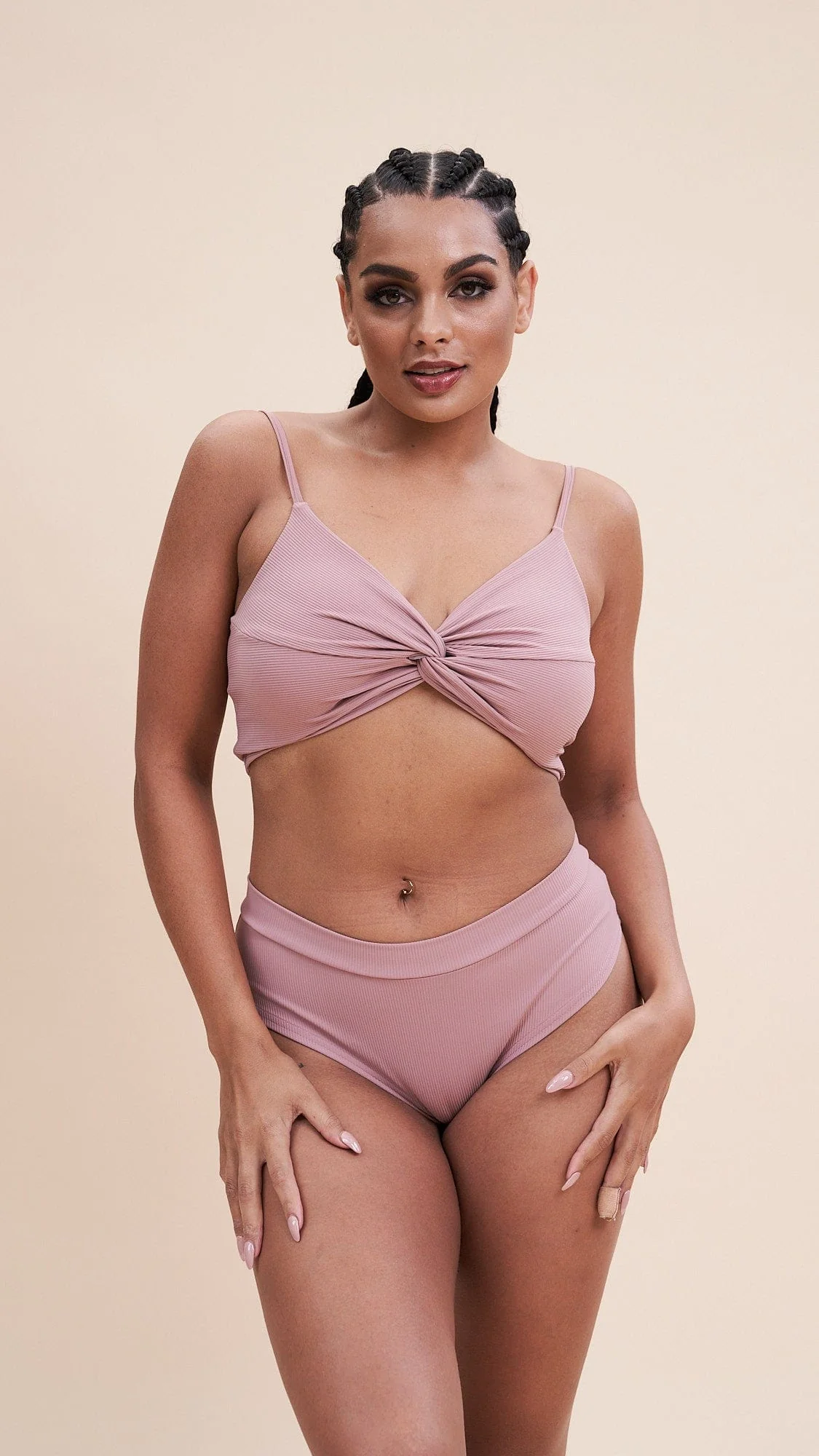 Basic Low Waist Shorts - Scrunch Shorts Ribbed Blush Taupe - Image 3